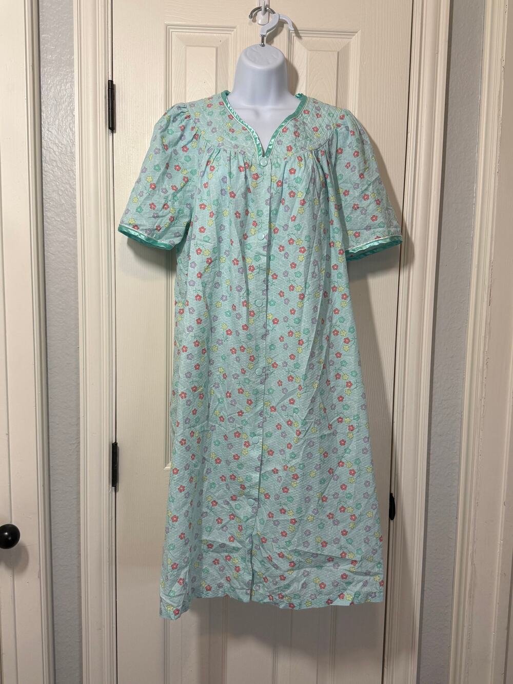 Coastal Grandma Snap Front House Dress M Floral Cotton Lounge Vintage Style